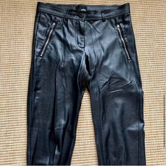 Aritzia Wilfred Free Black Vegan Leather Pants/Leggings Size 2 - Picture 4 of 8
